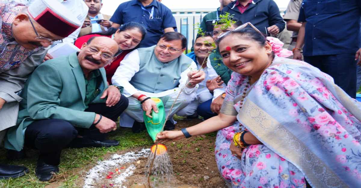 CM धामी ने ‘एक पेड़ मां के नाम’ अभियान के तहत किया पौधरोपण, लोगों से की ये खास अपील…