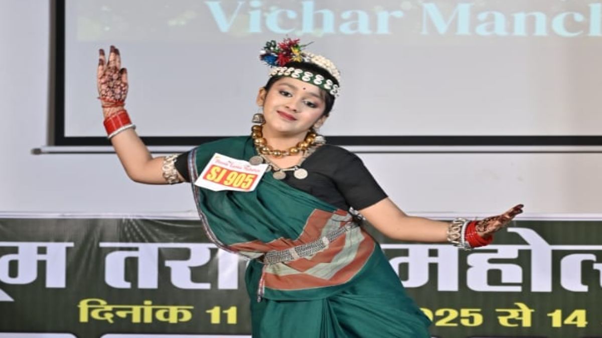 “झूम तराना महोत्सव” में 7 साल की आशिका सिंघल ने मचाया धमाल, छत्तीसगढ़ी लोक नृत्य में हासिल किया प्रथम स्थान …
