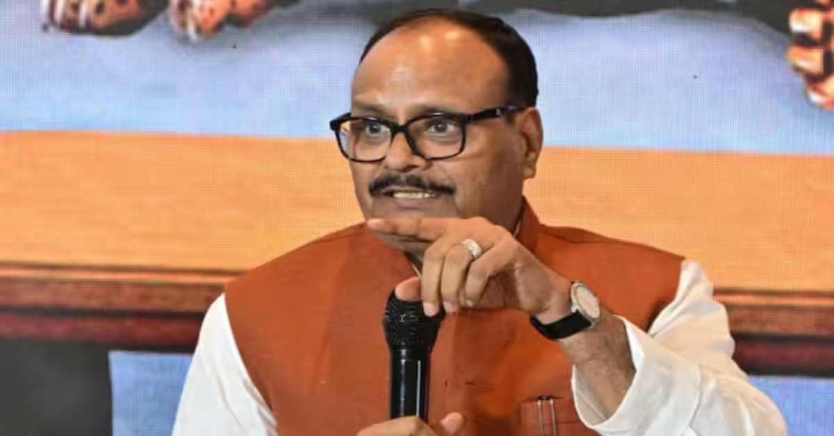 ‘लापरवाही बर्दाश्त नहीं की जाएगी…’, डिप्टी सीएम ब्रजेश पाठक के निर्देश पर कार्रवाई, गैरहाजिर और लापरवाह 7 डॉक्टर होंगे बर्खास्त