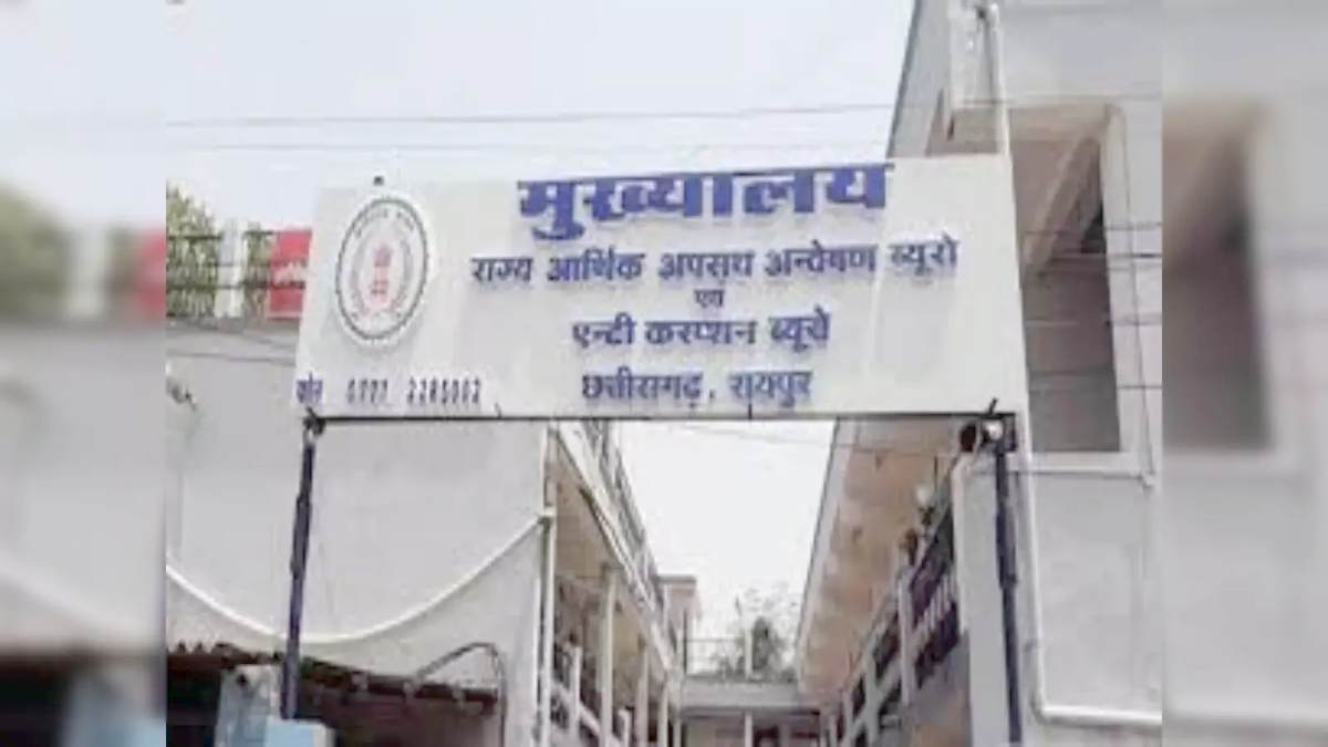 रिश्वतखोर बाबू गिरफ्तार : मेडिकल बिल पास करने शिक्षक से मांगे 10 हजार, एसीबी ने रिश्वत लेते रंगे हाथों पकड़ा