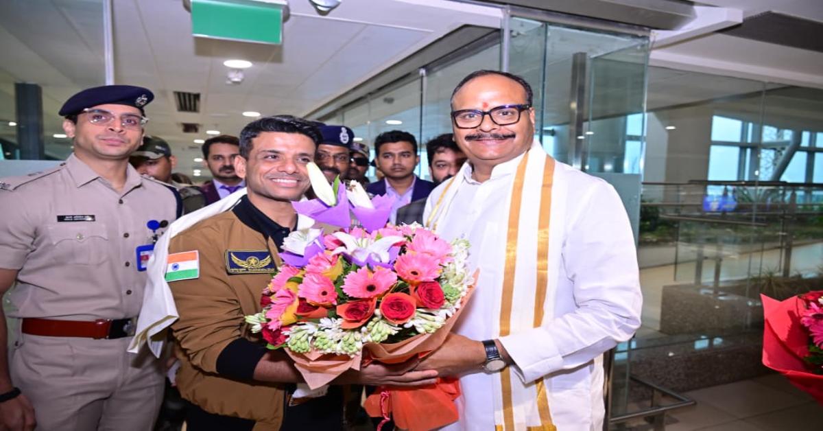 स्वागतम् लखनऊ के लाल : अपने शहर पहुंचे शुभांशु शुक्ला, एयरपोर्ट पर किया गया भव्य स्वागत, डिप्टी सीएम समेत माता पिता भी रहे मौजूद