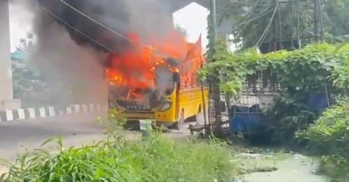 मेरठ में बड़ा हादसा: बच्चों से भरी स्कूल बस में लगी भीषण आग, वीडियो देखकर सहम जाएगा दिल