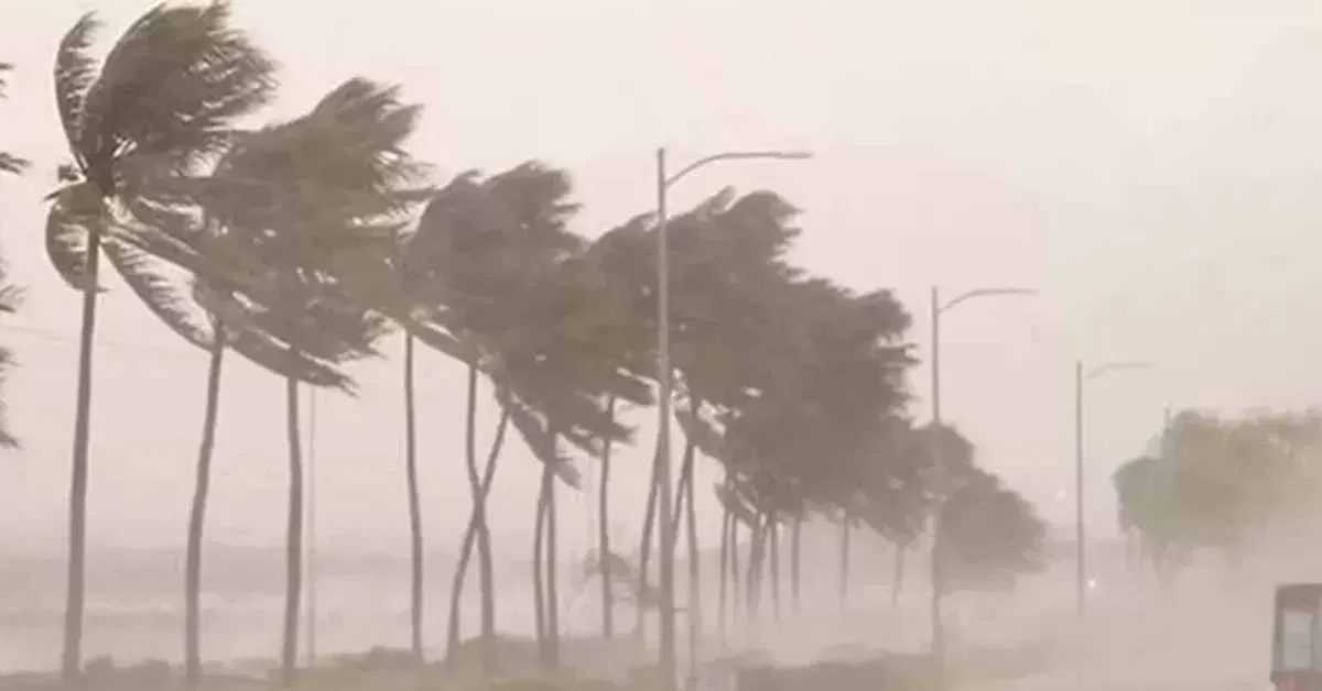यूपीवालों सतर्क रहना..! कुछ जिलों में होगी भारी बारिश तो कहीं होगा व्रजपात, जानिए कहां-कहां के लिए जारी हुआ अलर्ट