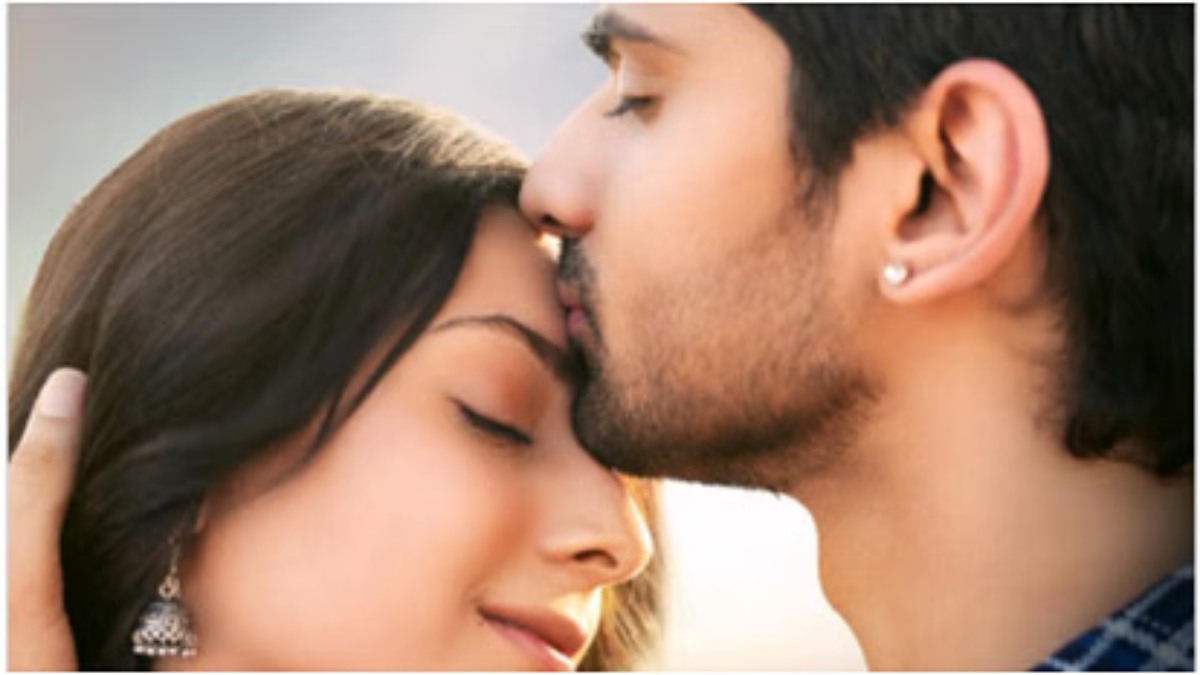 Isha Malviya को माथे पर Kiss करते नजर आए Abhishek Kumar, सामने आए रोमांटिक फोटो …