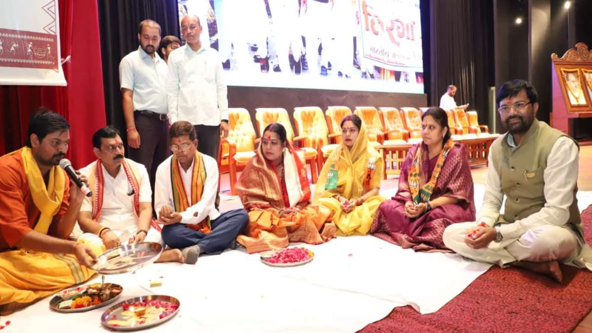 BJP महिला मोर्चा की नवनियुक्त अध्यक्ष विभा अवस्थी ने ग्रहण किया पदभार, कहा- संगठन में महिलाओं की भागीदारी को बढ़ाना मेरा पहला लक्ष्य