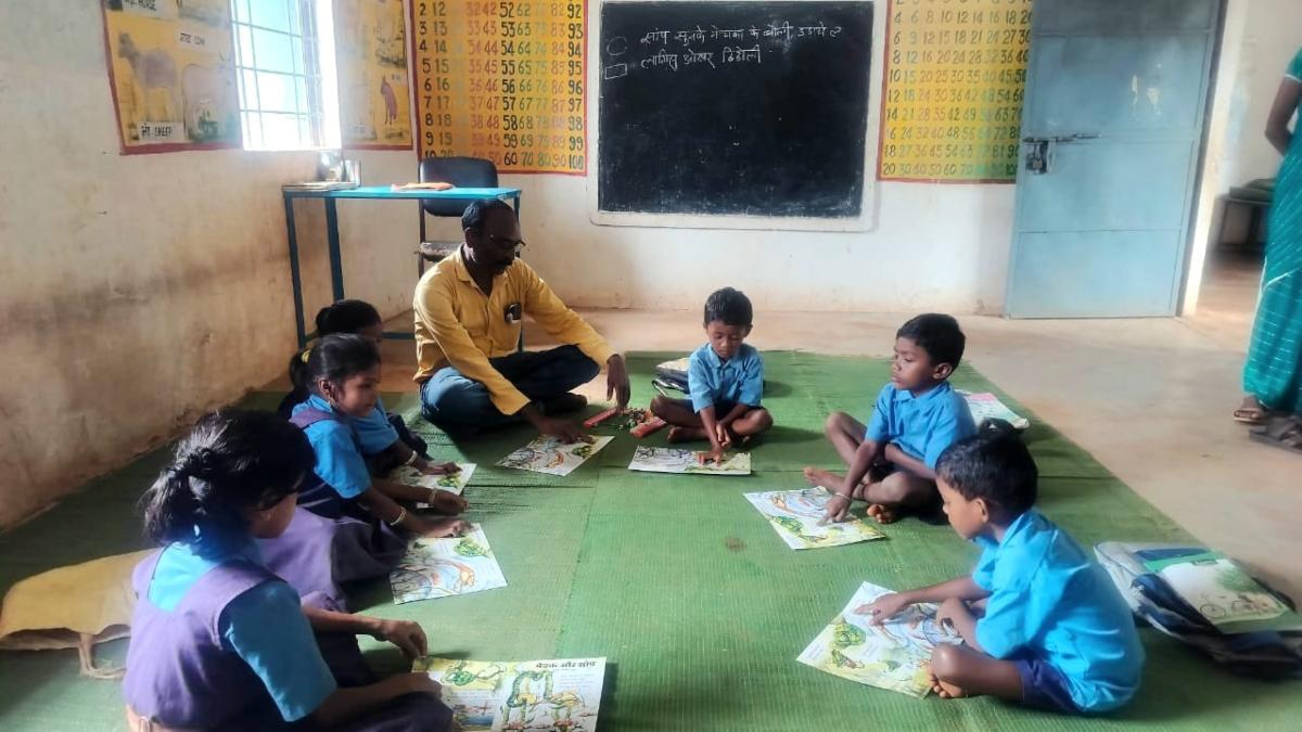 युक्तियुक्तकरण का असर: कमकासुर में अब बच्चों को मिल रही गुणवत्तापूर्ण शिक्षा, लगने लगे क ख ग घ… के सुर