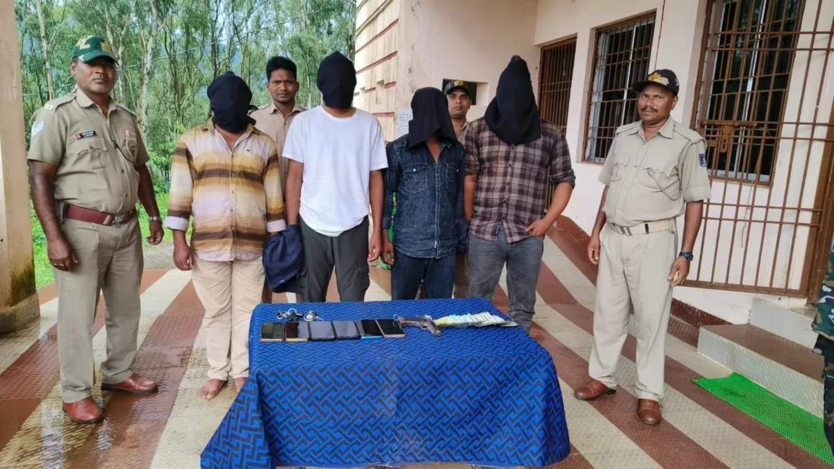 Odisha News: कोरापुट में पुलिस बनकर ट्रक ड्राइवर से बंदूक की नोक पर उगाही, 4 गिरफ्तार