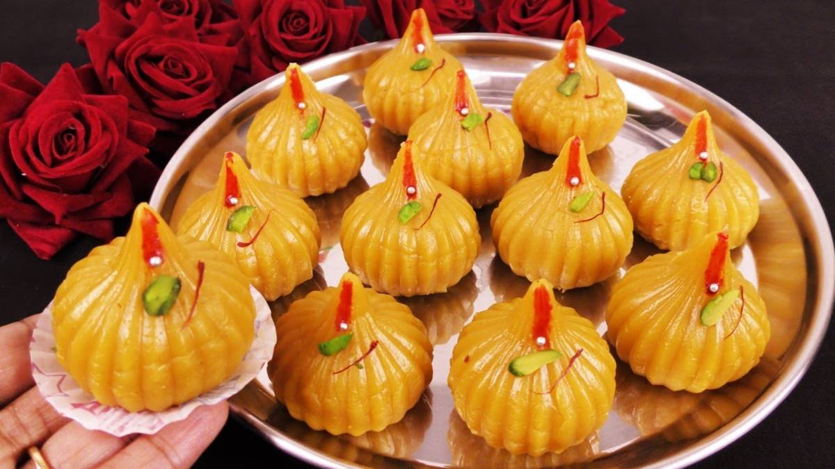 Ganesh Utsav Special: जल्दी और आसानी से बनाएं बेसन के मोदक, बप्पा को लगाएं स्वादिष्ट भोग