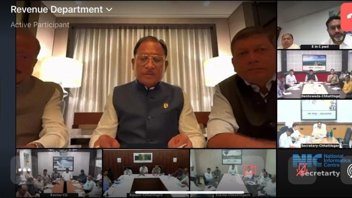 दक्षिण कोरिया से सीएम साय की वीडियो कांफ्रेंसिंग: बाढ़ प्रभावित बस्तर में हर संभव मदद पहुंचाने के निर्देश