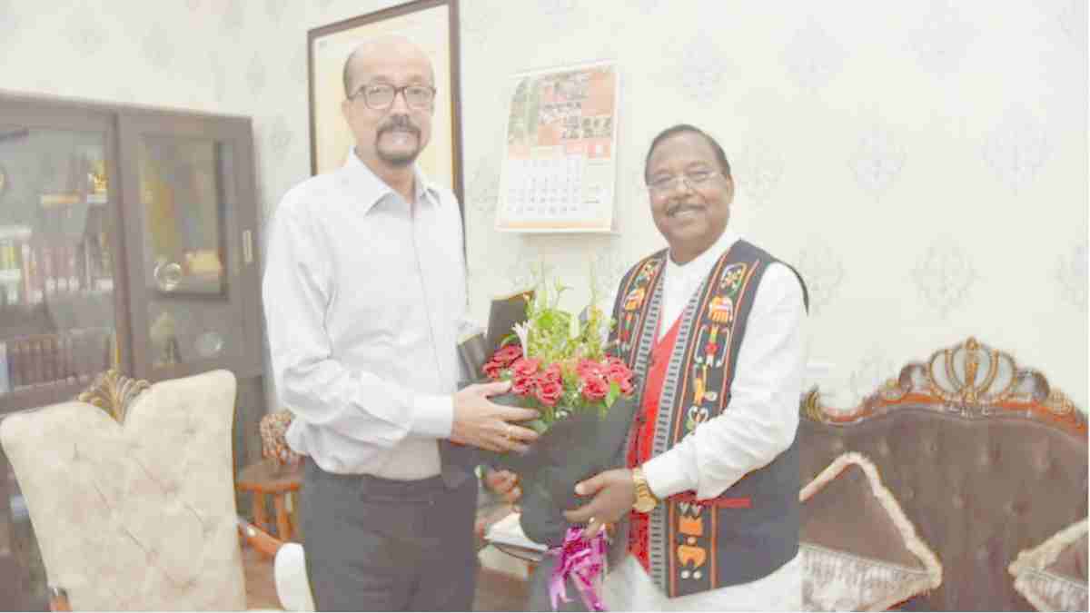 मंत्री रामविचार नेताम ने राज्यपाल से की मुलाकात, कई विषयों पर हुई चर्चा