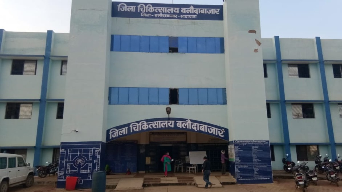 CG NEWS: 2 गुटों मारपीट के बाद घायलों को लेकर अस्पताल पहुंची पुलिस, उपद्रवियों ने वहां भी जमकर किया बवाल, 5 गिरफ्तार
