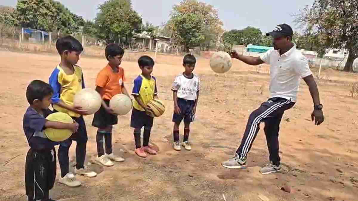 शहडोल के फुटबॉल सितारों की चमक पहुंची जर्मनी तकः पीएम मोदी ने ‘मन की बात’ में किया जिक्र, खेलप्रेमी गांव को अब मिनी ब्राजील के नाम से जानने लगे