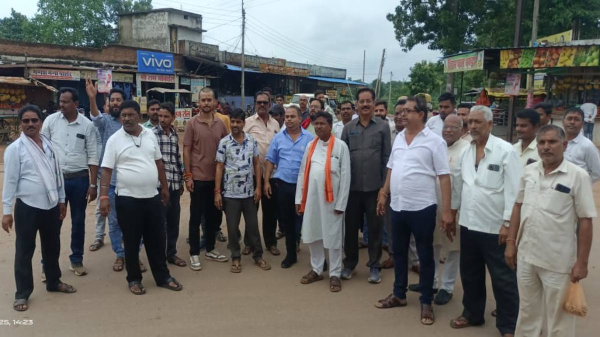CG NEWS: कृषि महाविद्यालय भवन निर्माण की मांग को लेकर भड़का जन आक्रोश, ग्रामीणों ने बाईक रैली निकालकर 2 दिन महाबंद का किया ऐलान