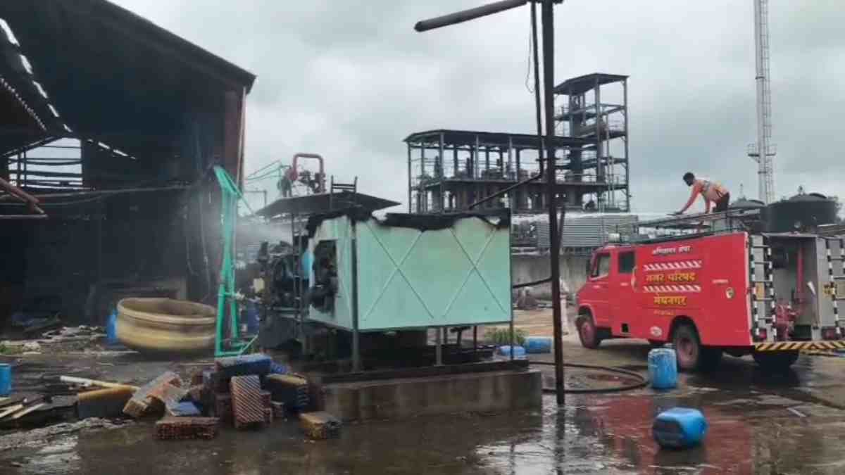 जिस फार्मा कंपनी में मिली थी 168 करोड़ की ड्रग्स, वहां लगी भीषण आग, बुझाने में जुटी दमकल की टीम