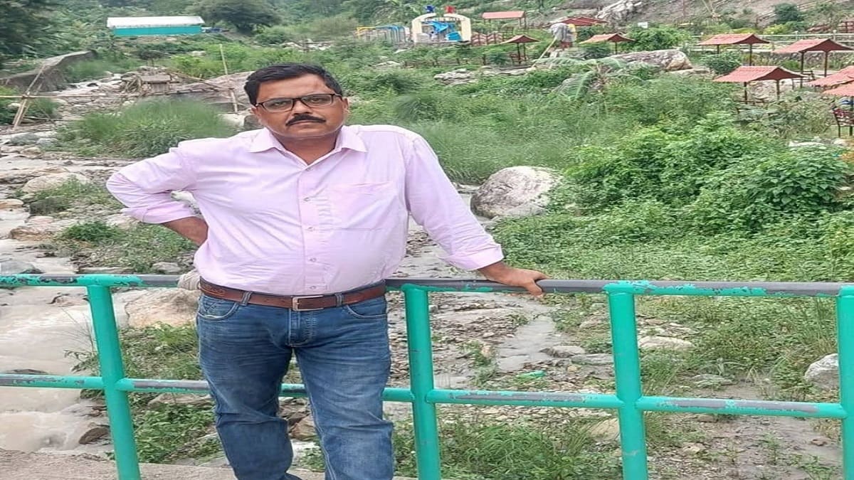 सुपौल में डीएम की बड़ी कार्रवाई, भ्रष्टाचार में लिप्त राजस्व कर्मचारी गिरफ्तार