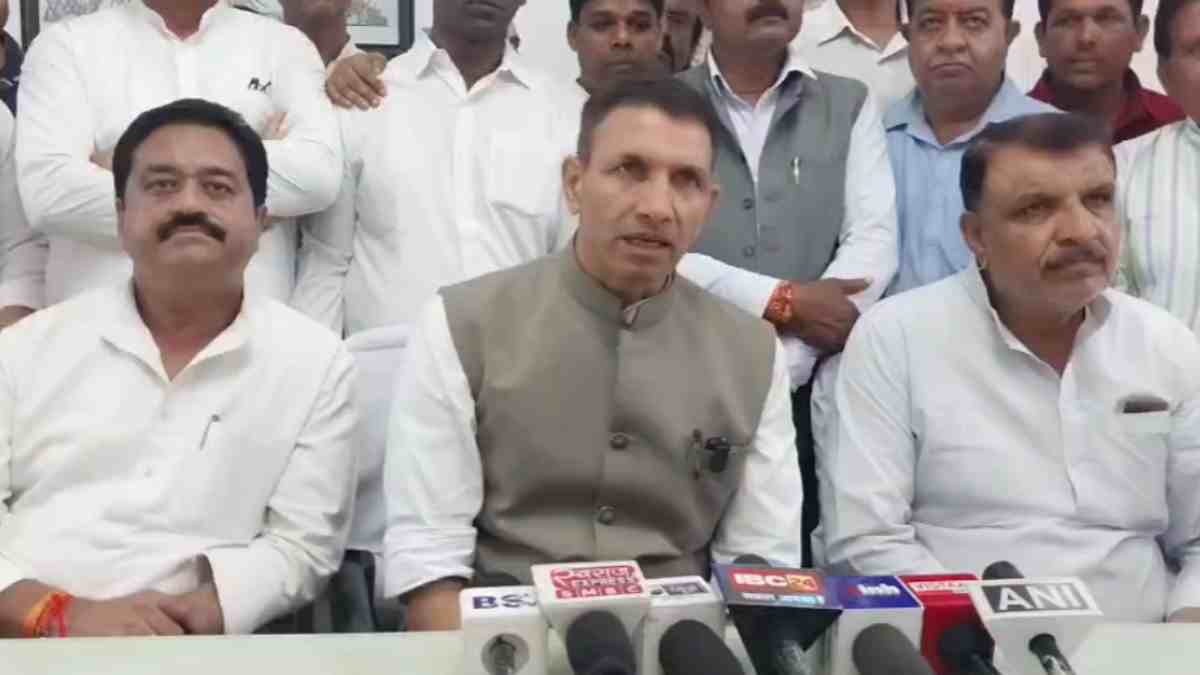 जीतू पटवारी ने चुनाव आयोग पर साधा निशाना, बताया BJP का तोता, कहा- एमपी में वोट चोरी के खुलासे से पहले बंद कर दी वेबसाइट