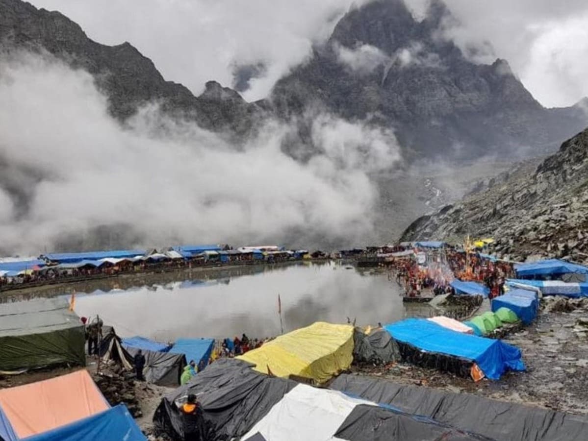 हिमाचल प्रदेश के मणिमहेश में पंजाब के तीन श्रद्धालुओं की मौत, भारी बारिश ने रोकी यात्रा