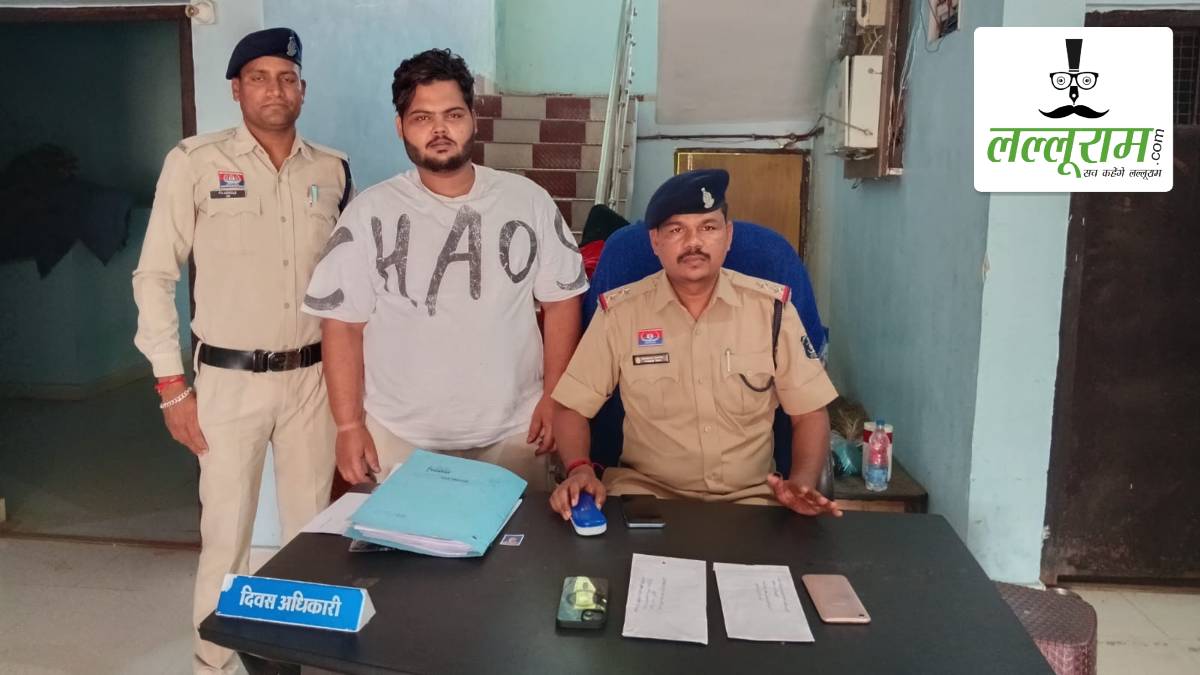 नशे के खिलाफ पुलिस की बड़ी कार्रवाई: ब्राउन शुगर और चरस की तस्करी करते एक युवक और नाबालिग को घेराबंदी कर दबोचा, बाइक और मोबइल जब्त