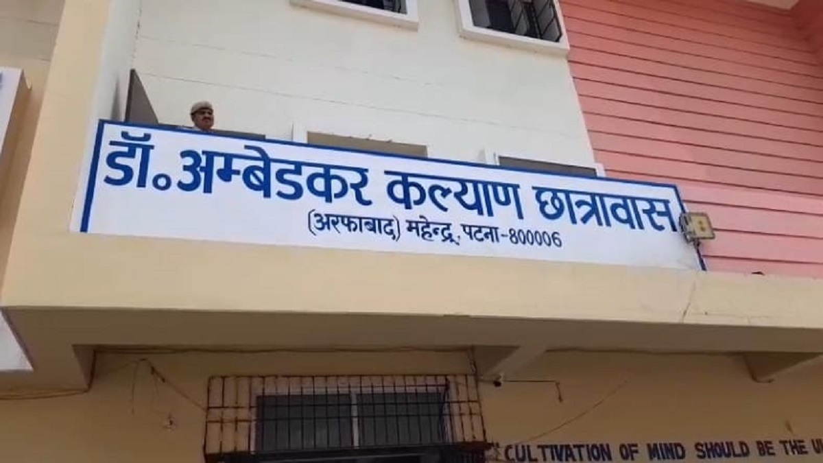 अंबेडकर छात्रावास से जिंदा बम बरामद, आठ संदिग्ध हिरासत में