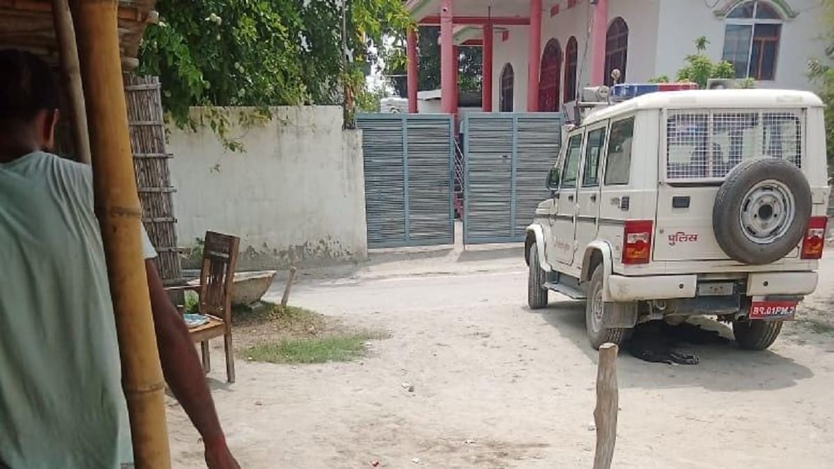 NIA की छापेमारी से इलाके में मची खलबली, अपराधी राहुल मुखिया और पूर्व मुखिया छेदी सिंह के घर पर रेड
