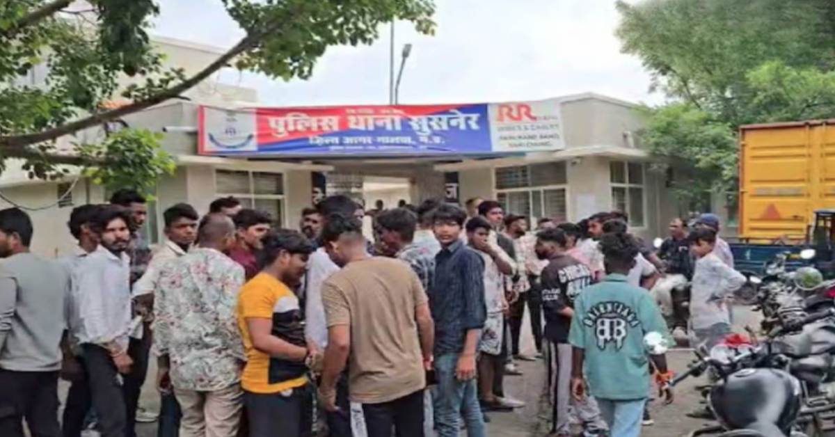 राखी पर आपत्तिजनक पोस्ट: आगर मालवा में हिंदू संगठन ने किया प्रदर्शन, पुलिस ने आरोपियों को किया राउंडअप