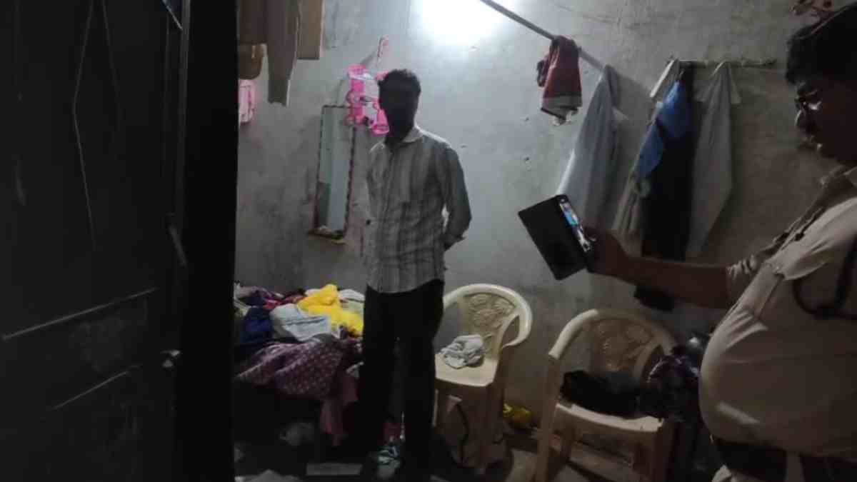 सरकारी टीचर के साथ दरिंदगी: सोते समय बदमाशों ने पीटा, घसीटते हुए दूसरे कमरे में ले जाकर बनाया बंधक, दूध वाले ने बचाई जान