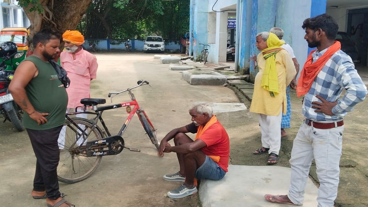 पंचायत सचिव पर हत्या और 20 लाख रुपए की हेराफेरी का आरोप, पुलिस जांच में जुटी