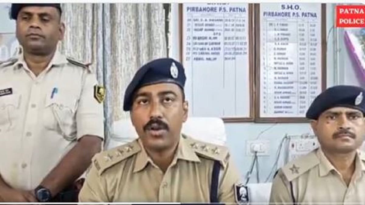 चुनाव से पहले चुनावी दफ्तर की आड़ में नशे का जाल, शराब व प्रतिबंधित दवाएं बरामद