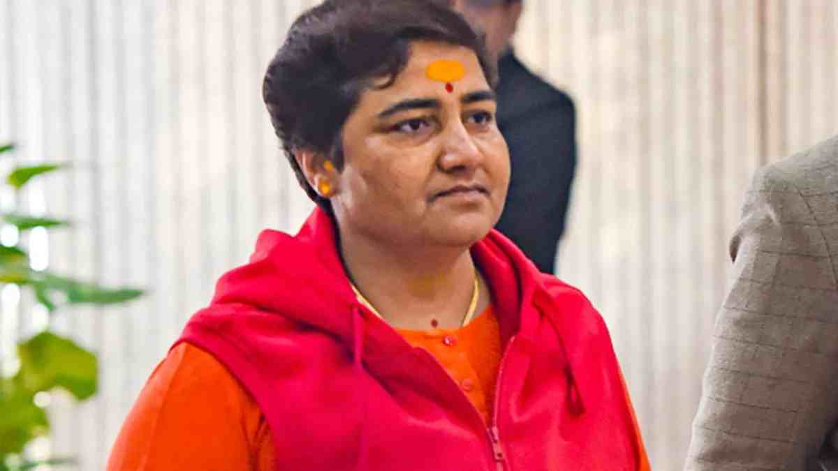 मालेगांव ब्लास्ट केस में बरी होने के बाद साध्वी प्रज्ञा ठाकुर बोलीं- ” जांच अधिकारी पीएम मोदी, सीएम योगी और मोहन भागवत का नाम लेने का बना रहे थे दबाव”