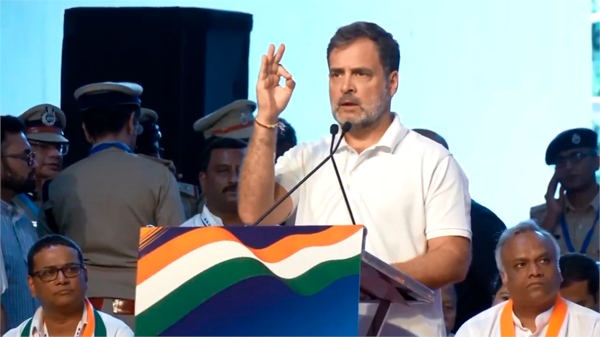 ‘आप छिपा नहीं सकते, छुप नहीं सकते…’, बेंगलुरु रैली में राहुल का चुनाव आयोग पर वार, बोले- सवालों से बचने EC ने अपनी वेवसाइट बंद की..मुझसे मांगता है एफिडेविट