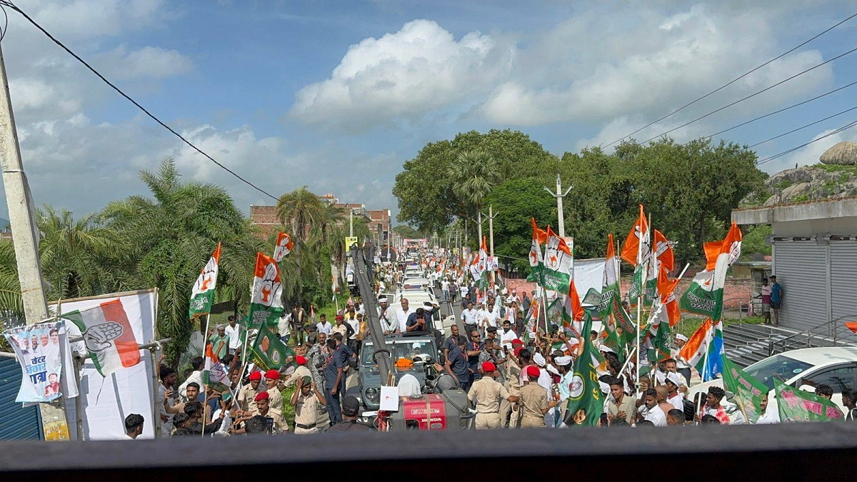 मोतिहारी में वोट अधिकार यात्रा से पहले महागठबंधन में मतभेद उजागर, कांग्रेस और राजद में पोस्टर युद्ध, थाने तक पहुंचा मामला
