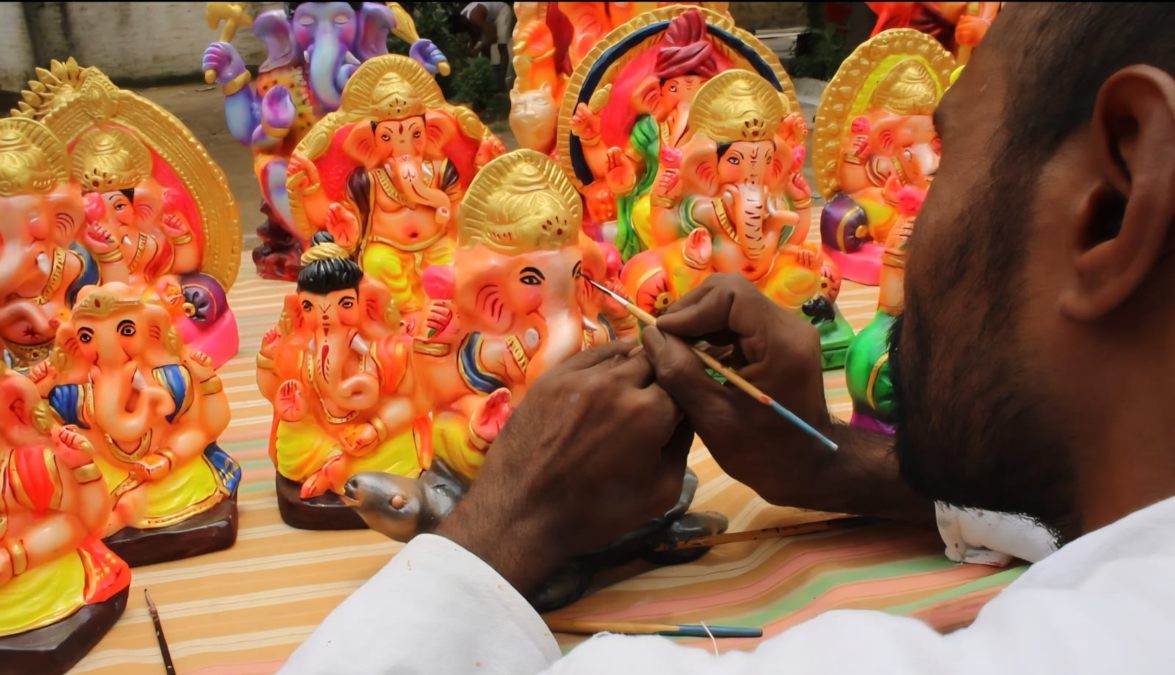 रायपुर सेंट्रल जेल में कैदी बना रहे इको-फ्रेंडली गणेश प्रतिमाएं: विसर्जन के बाद पर्यावरण को नहीं होगा कोई नुकसान, कीमत 51 रुपए से शुरू