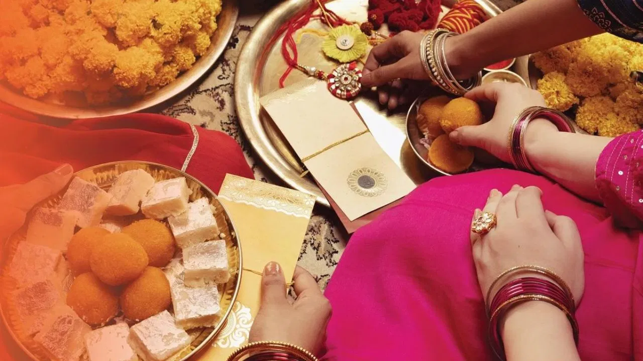 Raksha Bandhan 2025: 3009 बंदी भाईयों को राखी बांधने पहुंचेगी 6 हजार बहनें, सिर्फ यही मिठाई खिलाने की होगी अनुमति