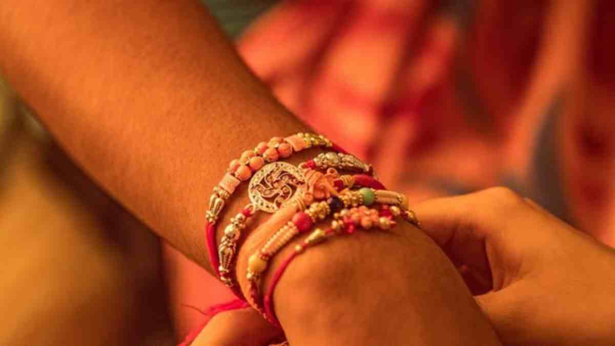 ‘उन्हीं को बांधे राखी जिनका सनातन से संबंध’, रक्षाबंधन को लेकर हिंदू संगठन की अपील, कांग्रेस बोली- हम तो बंधवाएंगे, जिसे जो करना हो कर ले, इन मुद्दों पर भी बोले पूर्व मंत्री पी सी शर्मा