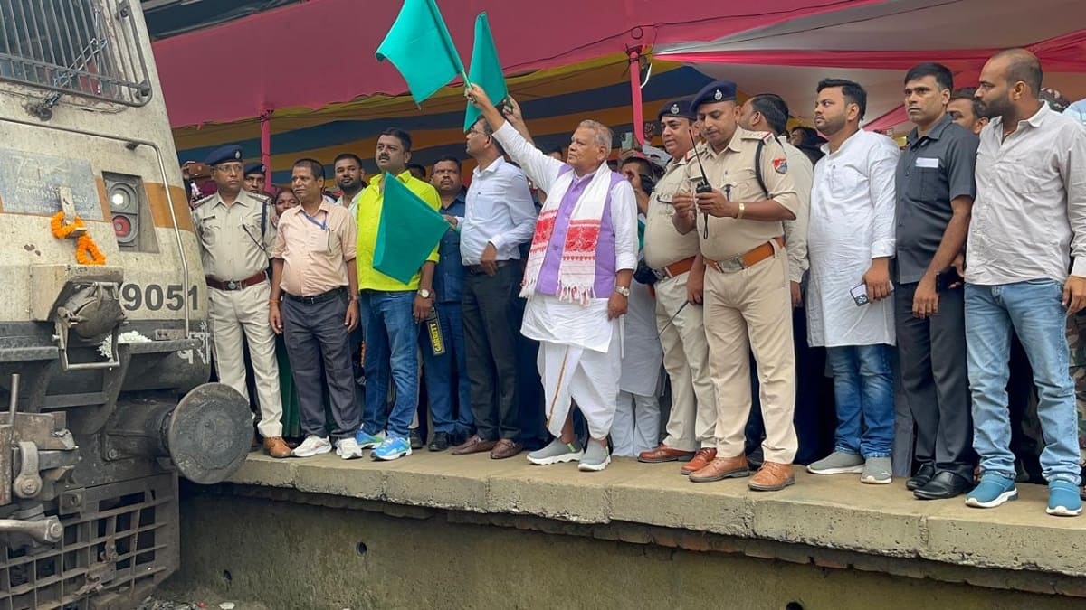 गयाजी में इन स्टेशनों पर सियालदह एक्सप्रेस का ठहराव शुरू, हटिया-कोशी एक्सप्रेस भी जल्द हो स्टॉपेज
