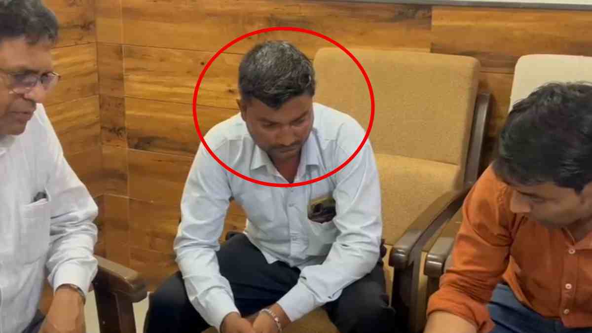 शनिश्चरी अमावस्या पर स्नान करने आया रोजगार सहायक, लोकायुक्त ने किया गिरफ्तार, जानिए पूरा मामला