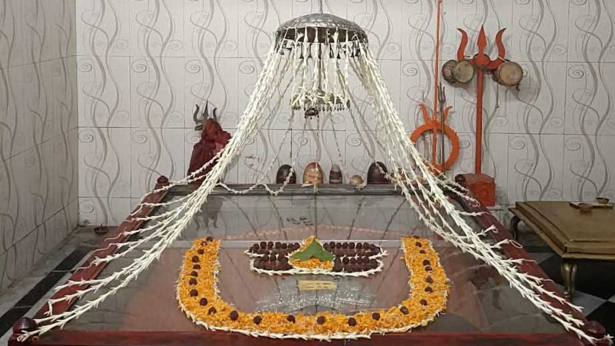 रुक्खड़ बाबा: भस्म से बनी शिव-पीठ में सदियों से जल रही धूनी ने गढ़ी खैरागढ़ की पहचान…