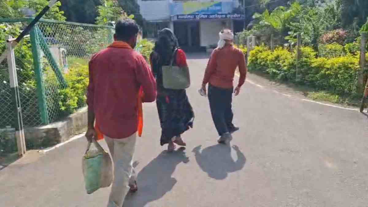 साइबर ठगी का नया तरीका: जेल में बंद युवक को पीटने का किया नाटक, परिजनों से की 20 हजार की ठगी, पेमेंट मिलते ही बोला- मेरा यही काम है