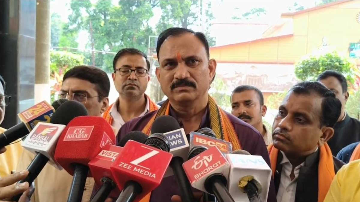 राज्यपाल के दौरे पर सवाल उठाने पर मंत्री श्याम बिहारी जायसवाल ने दी कांग्रेस को चुनौती, कहा- दो साल में सीएम साय और भूपेश बघेल के दौरे का लगा लें हिसाब…