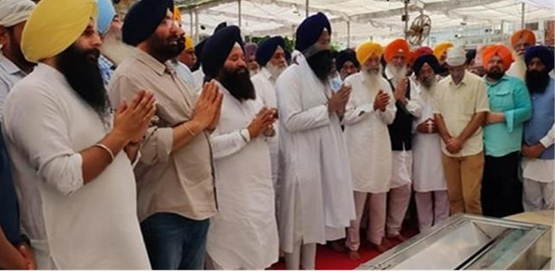 पंजाब में बाढ़ और आपदा : सुखबीर सिंह बादल ने की श्री अकाल तख्त साहिब में अरदास, आप सरकार पर साधा निशाना