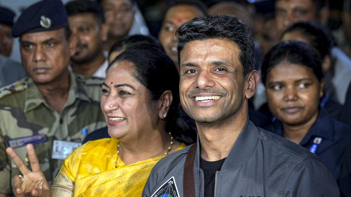 अंतरिक्ष यात्री शुभांशु शुक्ला लौटे भारत, दिल्ली में हुआ गर्मजोशी के साथ स्वागत, प्रधानमंत्री मोदी से करेंगे मुलाकात…
