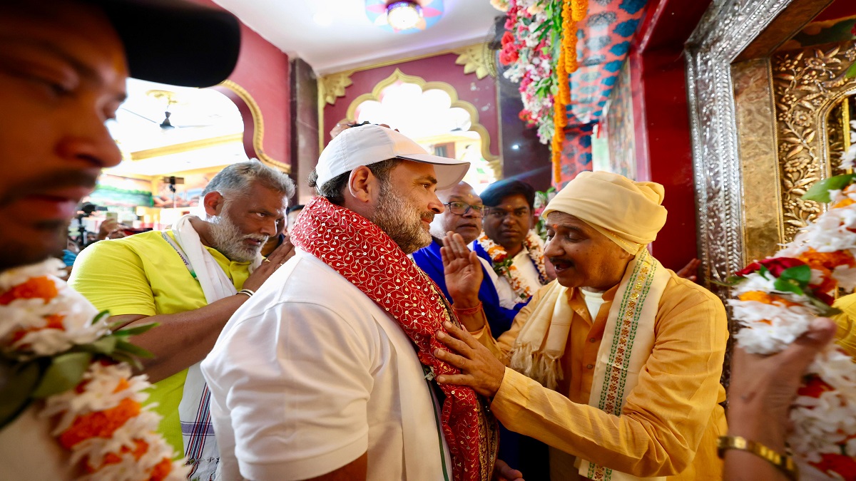 राहुल गांधी और तेजस्वी यादव ने माता जानकी की आरती की, कहा- धर्म पर राजनीति नहीं होनी चाहिए
