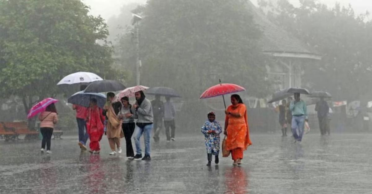 यूपी में बारिश का कहर जारी: आज भी प्रदेश के कई जिलों में जमकर बरसेंगे बादल, जानें अपने शहर का हाल