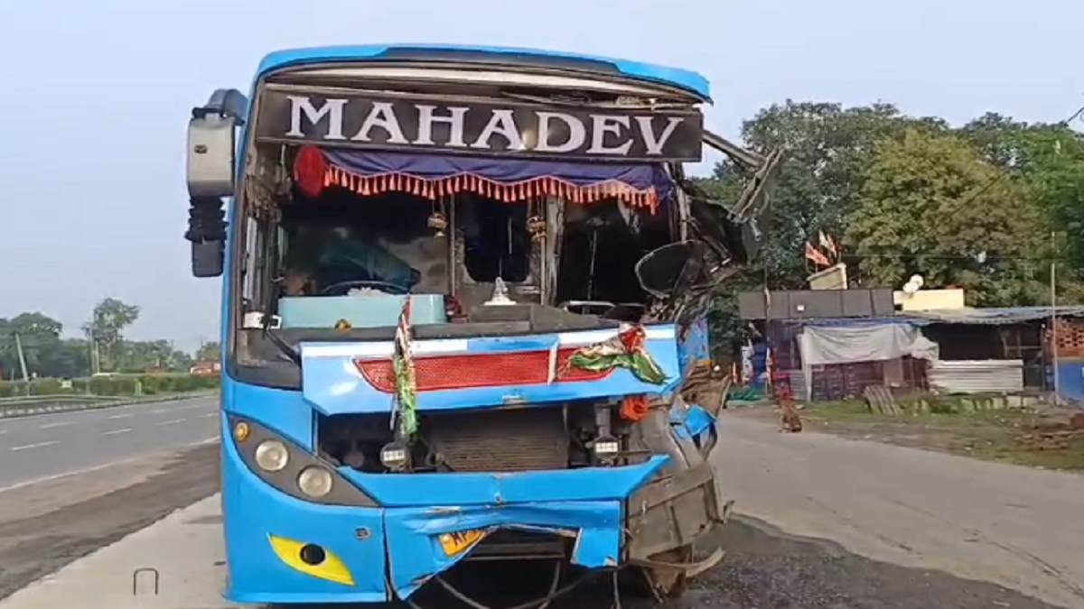 कैमूर में बड़ा हादसा: MP से गयाजी जा रहे श्रद्धालुओं से भरी बस की ट्रक से टक्कर, एक की मौत, कई घायल