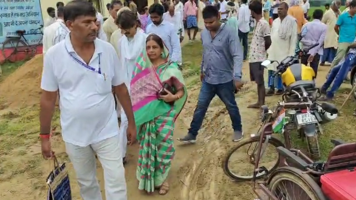 भभुआ सीट से अपने पति के राजनीतिक विरासत को आगे बढ़ाने के लिए मैदान में उतरी विभा कुमारी, राजद से लड़ सकती है चुनाव