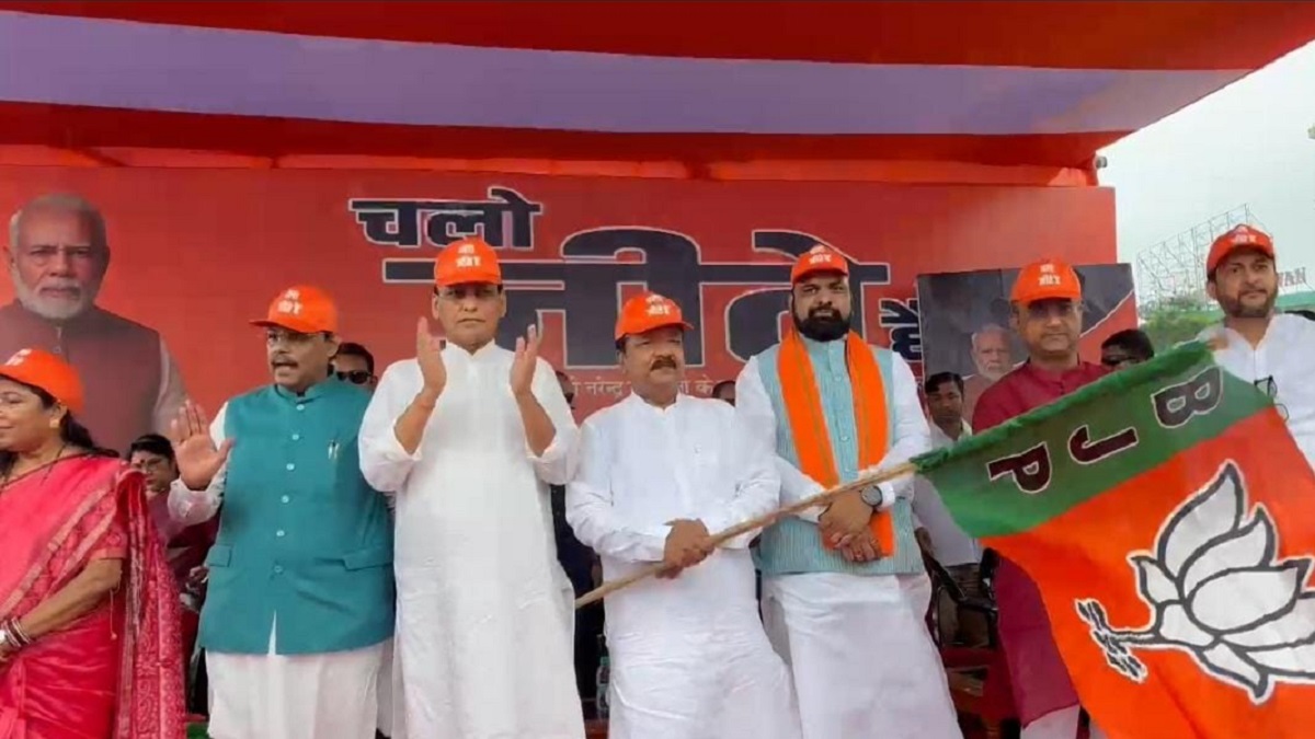 पटना से ‘चलो जीते हैं’ रथ यात्रा का शुभारंभ, 50 हजार जगहों पर दिखाई जाएगी PM मोदी के बचपन से जुड़ी कहानियां