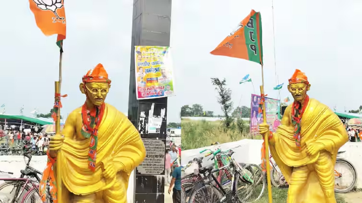 महात्मा गांधी को पहनाई टोपी और गले में डाला BJP का पट्टा, मुजफ्फरपुर में हुआ राष्ट्रपिता का अपमान, RJD विधायक ने गंगाजल से धोया