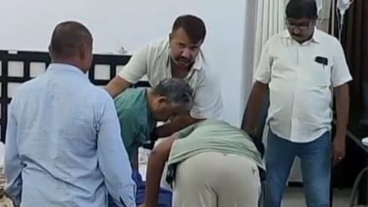 केंद्रीय मंत्री की अचानक बिगड़ी तबीयत,डॉक्टरों की टीम लगातार कर रही निगरानी, जल्द स्वस्थ होने की कामना की