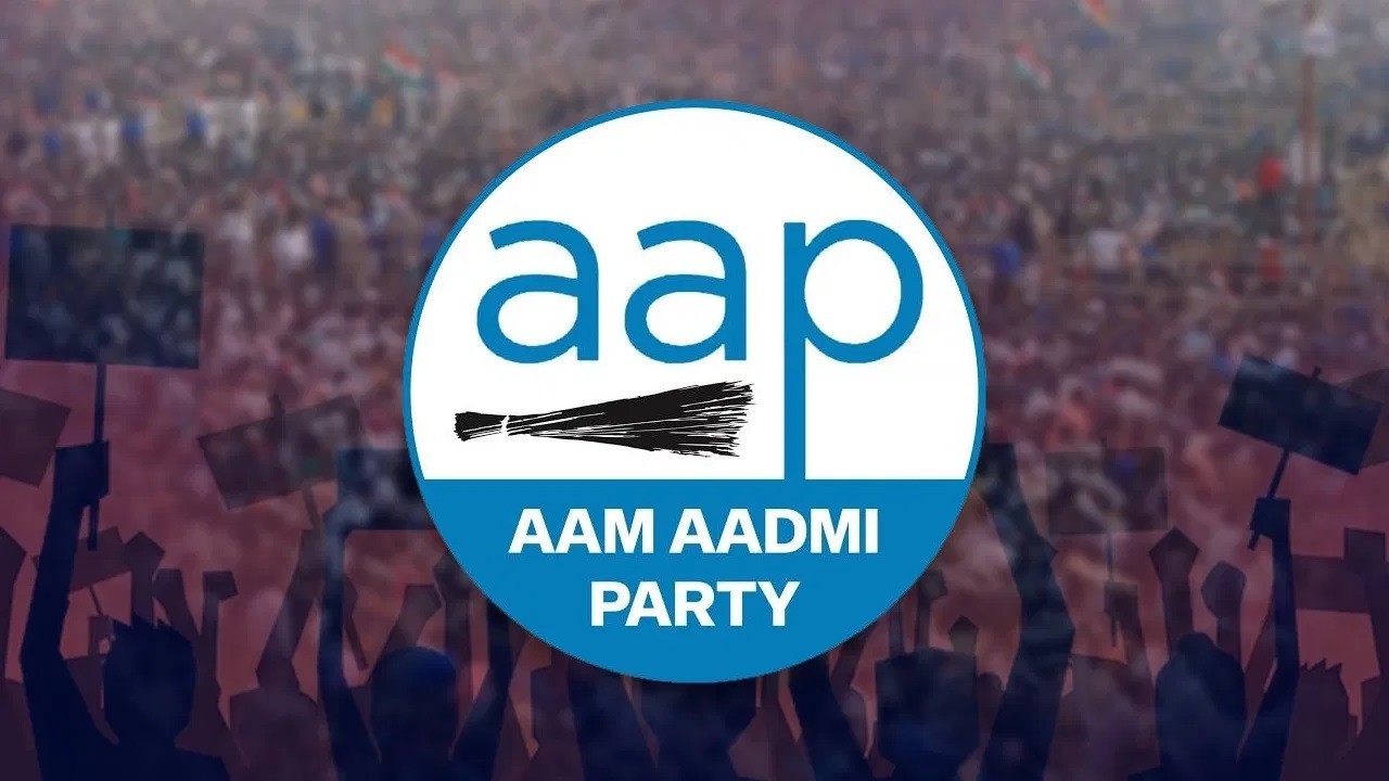 आम आदमी पार्टी ने इन दो प्रमुख नेताओं को किया पार्टी से निलंबित, वायरल हुआ था वीडियो