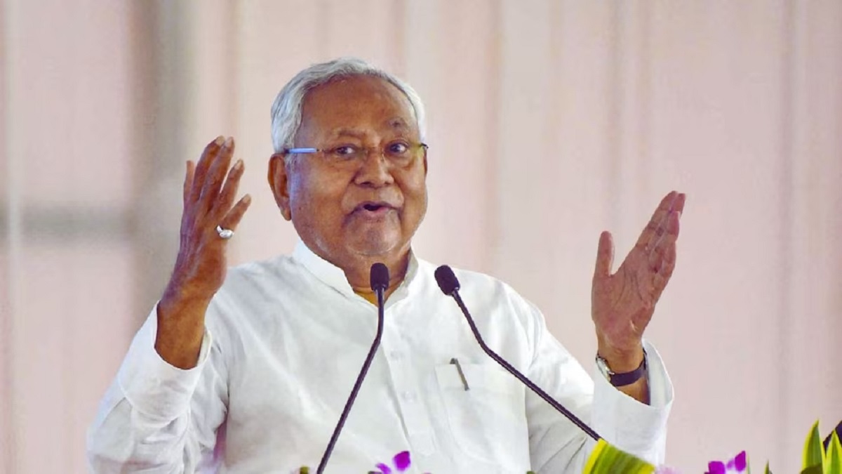 बिहार में अब छात्रों को मिलेगा बिना ब्याज के लोन, चुनाव से पहले CM नीतीश का एक और बड़ा ऐलान